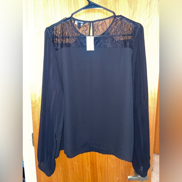 Express Blouse Top - Picture 2 of 10